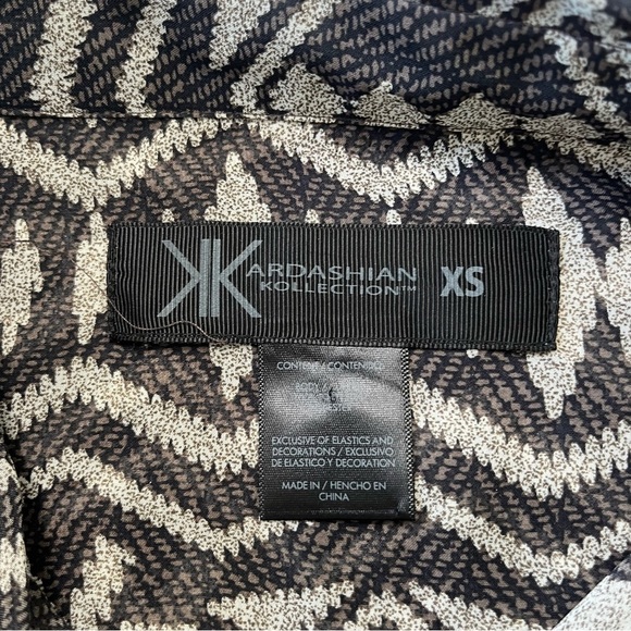 Kardashian Kollection Shirt Sheer Button Roll Tab Sleeve Animal Print Size XS - Picture 4 of 9